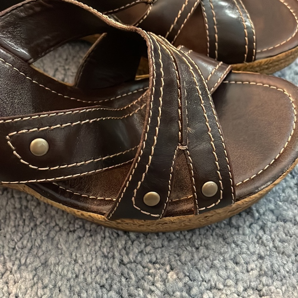 Women’s dark brown wedge Aldo brand size 9. Worn a few times. - Picture 6 of 8